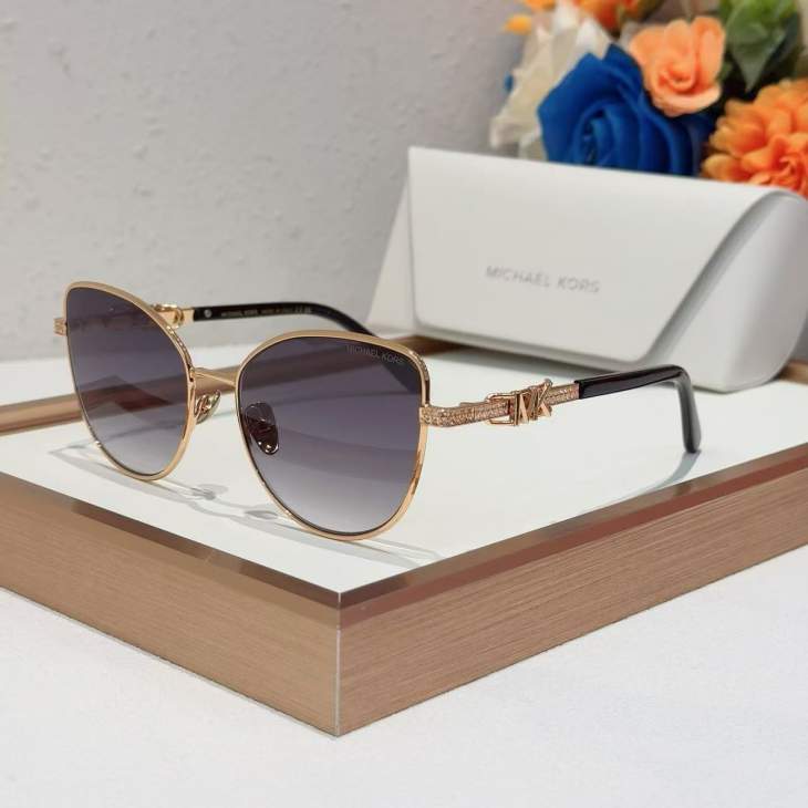 Picture of Michael Kors Sunglasses _SKUfw74775177fw
